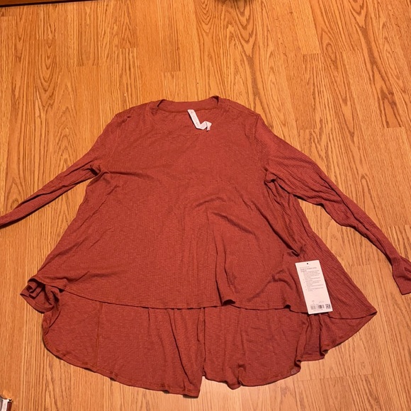 Lululemon Dare to Drape long sleeve - Picture 2 of 4